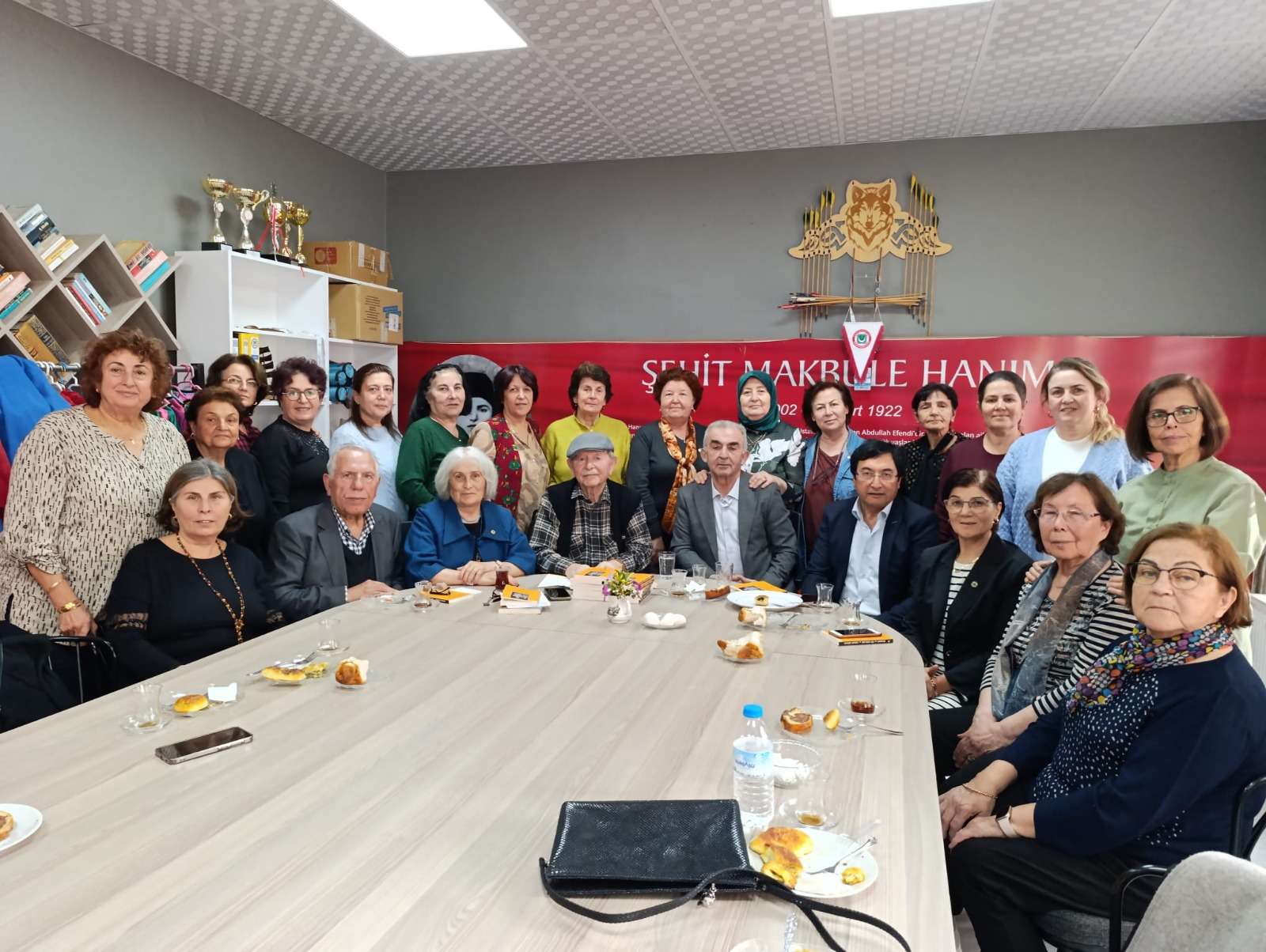 Kültür ve Doğa Derneği yazarlara imza ve söyleşi günü düzenledi