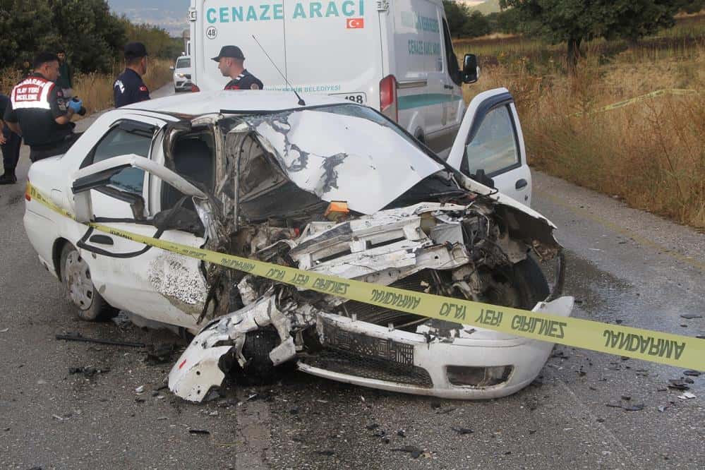 Kayganlaşan yolda feci kaza... 1 ölü, 2 yaralı