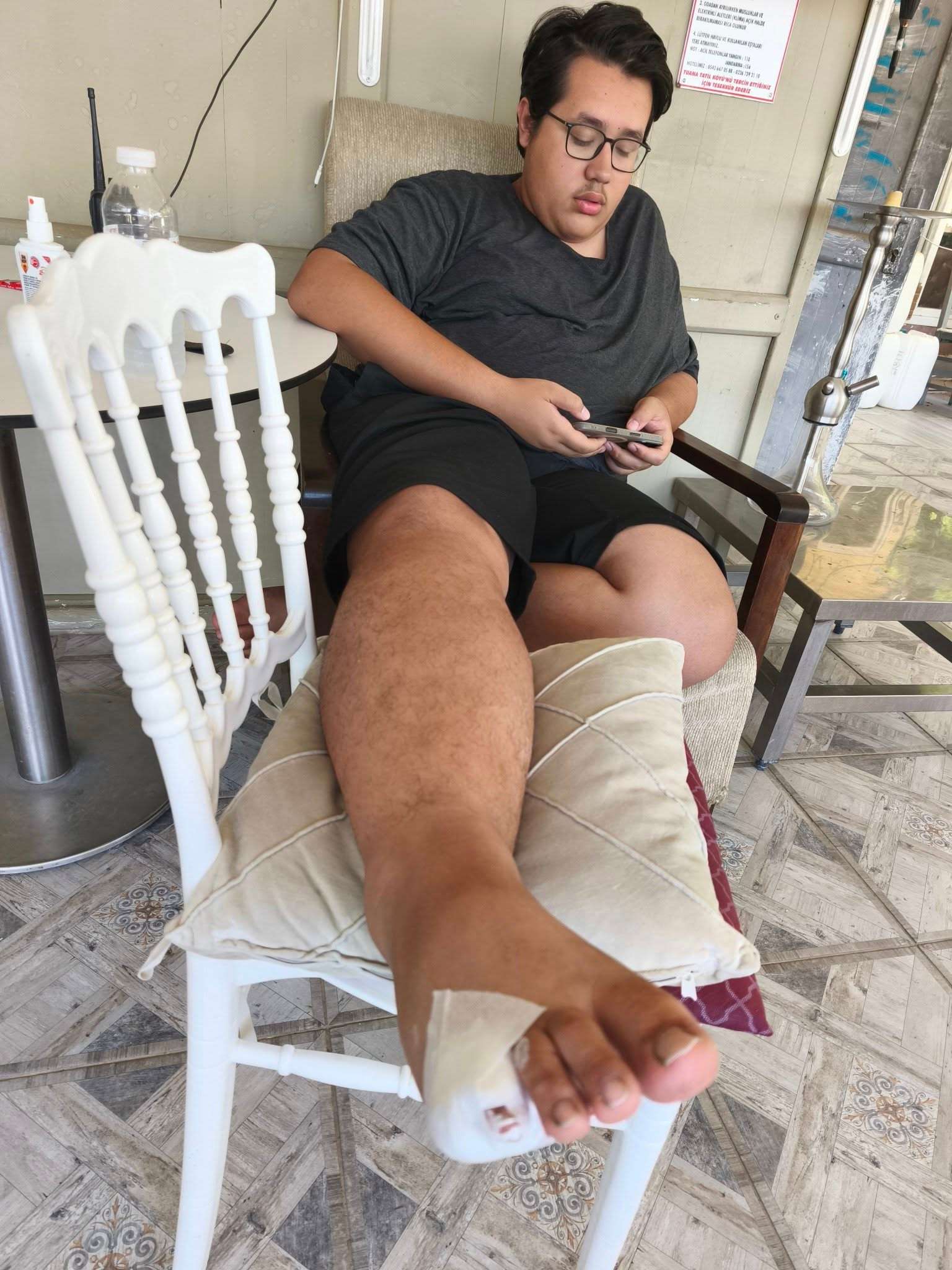 Beşiktaş, 90+6'da Rafa Silva ile hayat buldu, Salihli’de taraftar sevinirken parmağını kırdı !