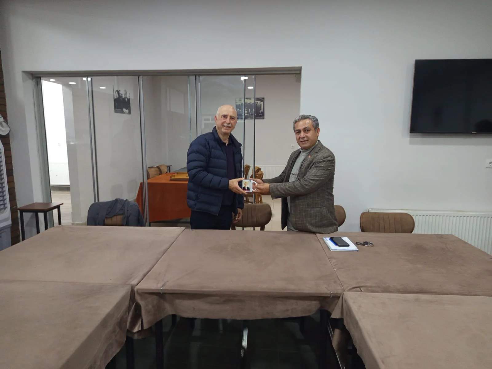 Dostlar Meclisi’nde söyleşi… Özay Erdoğan deneyimlerini paylaştı