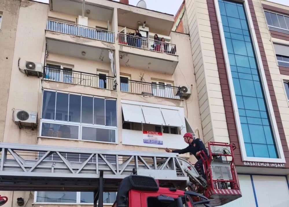 Çamaşır Makinesinden Çıkan Yangın Korkuttu