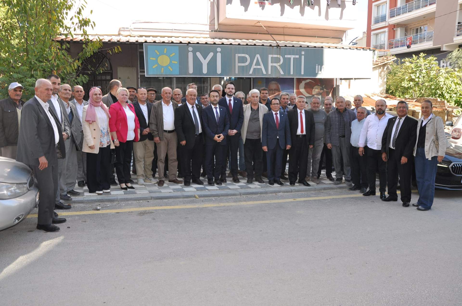 İYİ Parti’de İlhan Türk, güven tazeledi