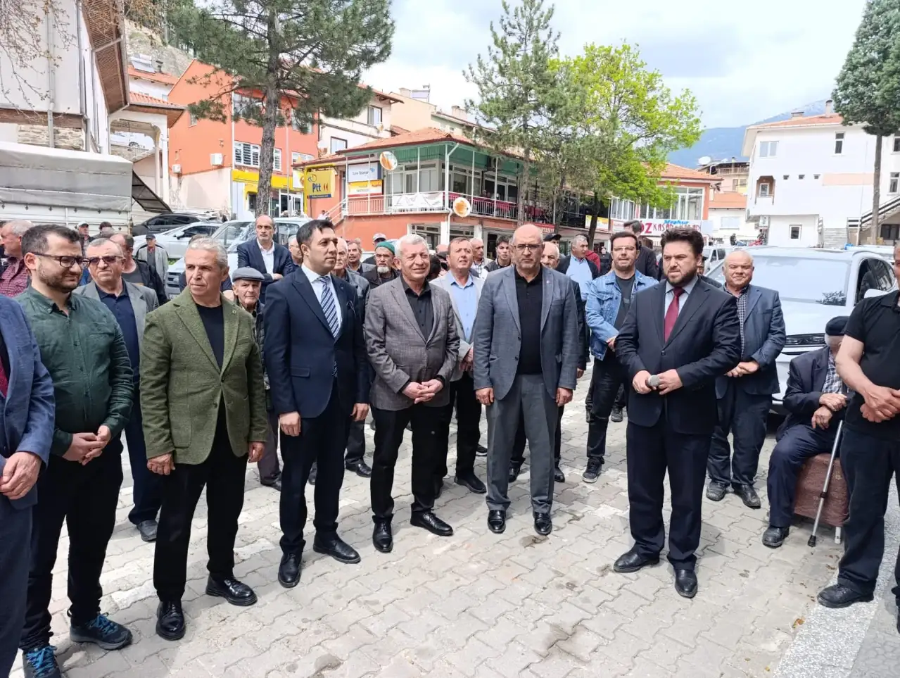 Açılışta Vatandaşlara Yaprak Döner İkram Edildi