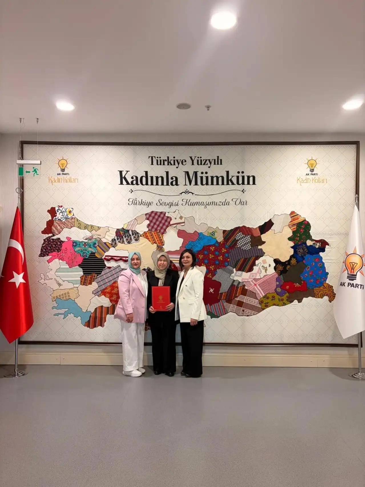 AK Parti Salihli’de yeni dönem… Kadın Kolları Taylan’a emanet