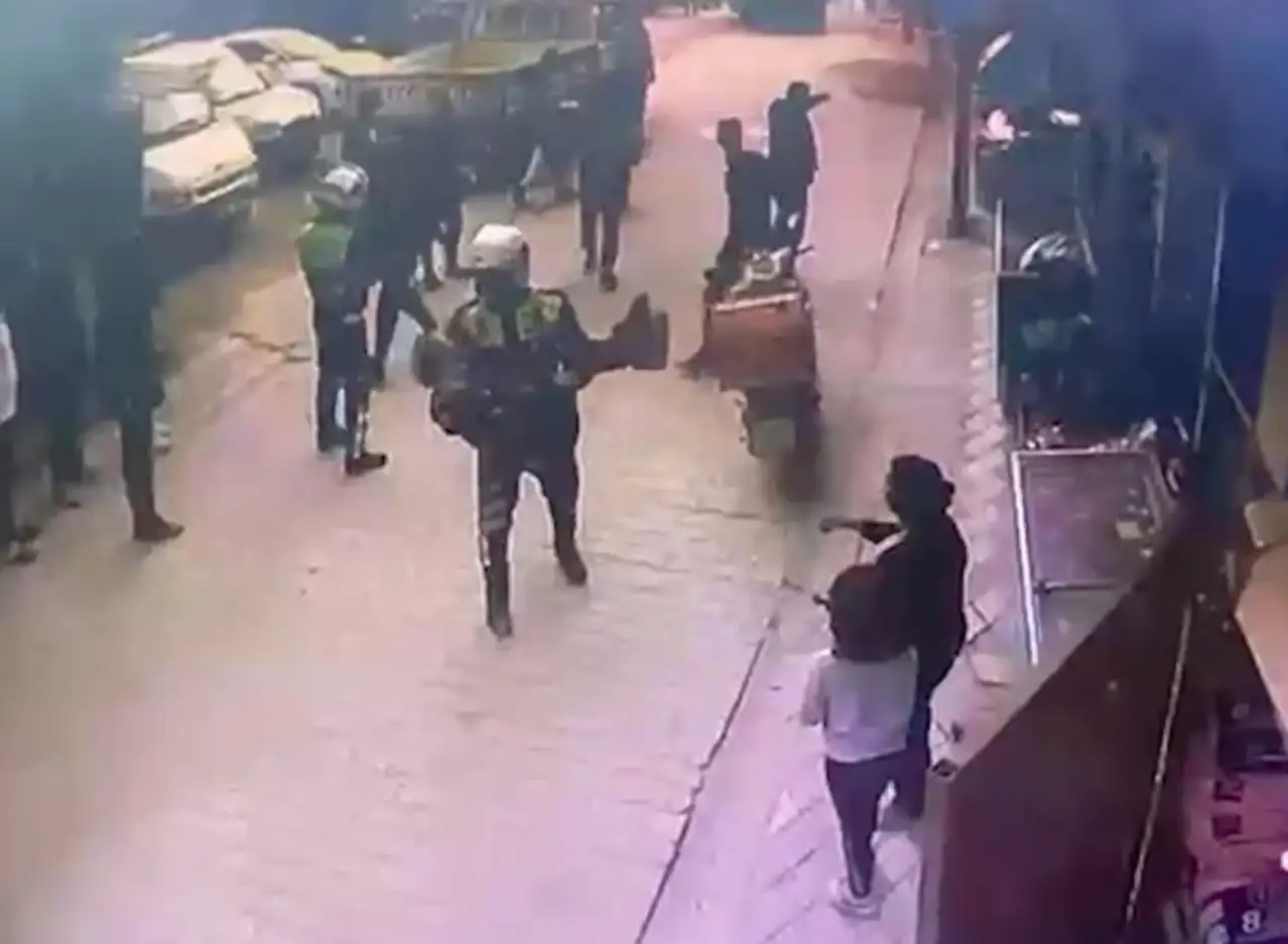 Korkutan Yangın... Yaşlı Kadın Son Anda Çıkarıldı