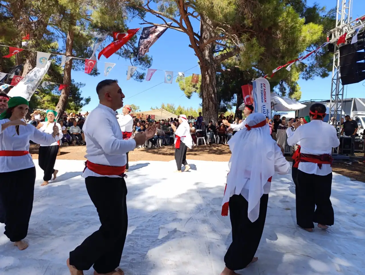 Kula Encekler  Bağdatlı Sultan Şenliklerine yoğun ilgi