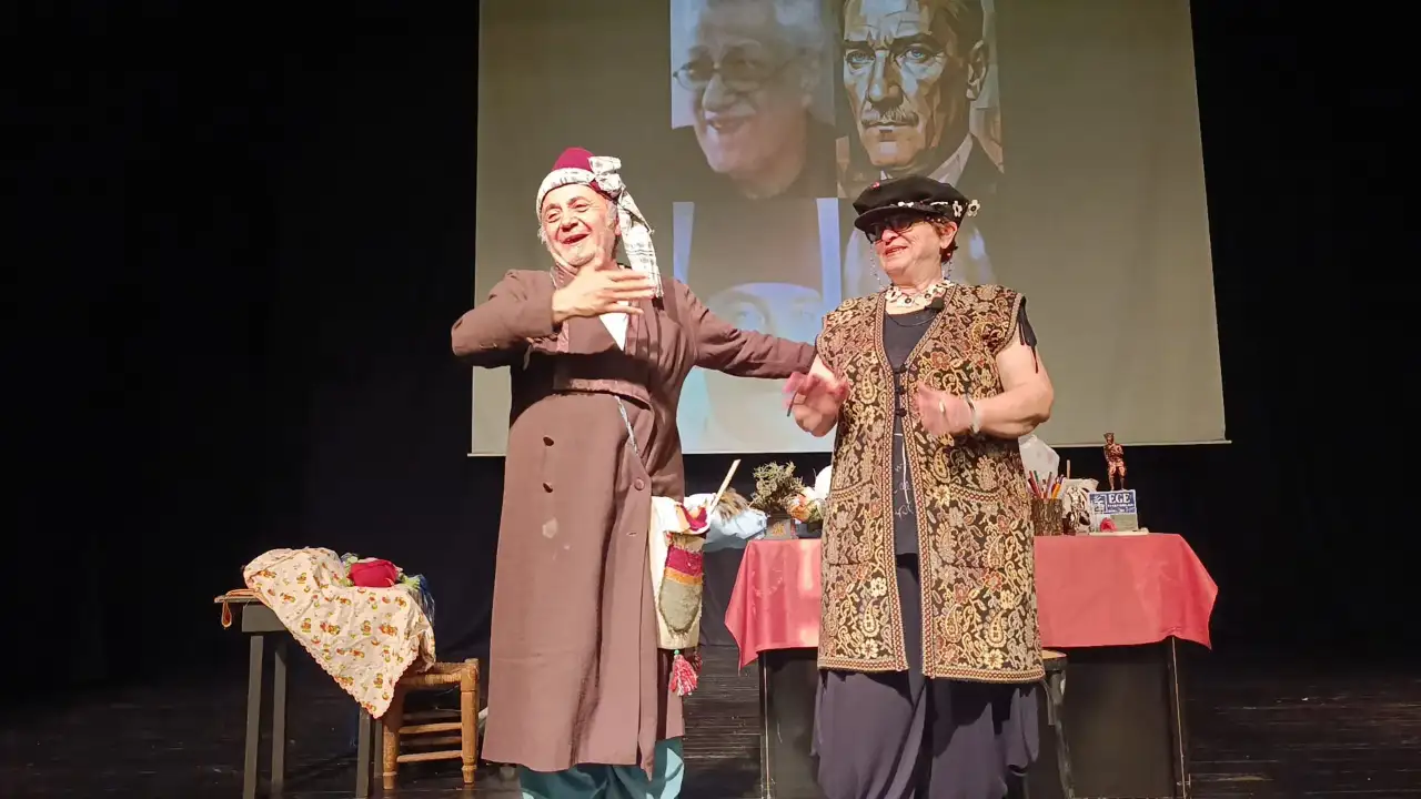 Salihli’de Tiyatro Coşkusu Sezon Finaliyle Zirveye Çıktı