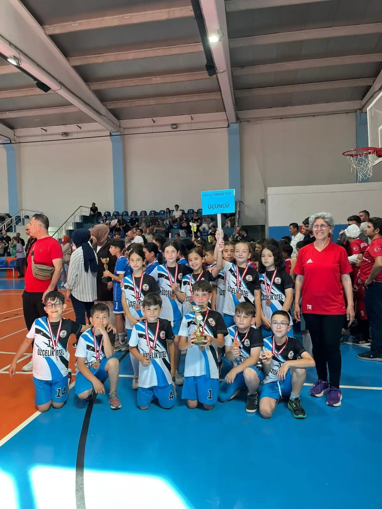 İsmail Bali İlkokulu öğrencileri derecelerle döndü