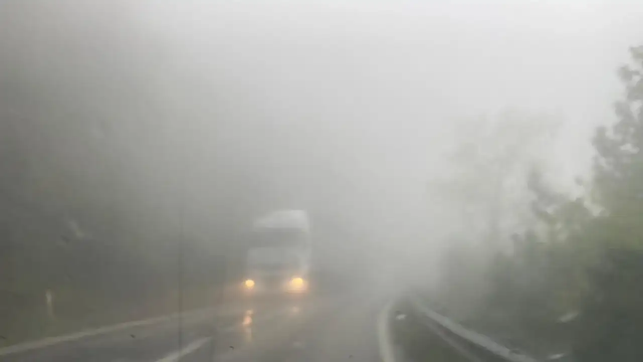 Bozdağ Yolu Sis Altında! Sürücülere Uyarı