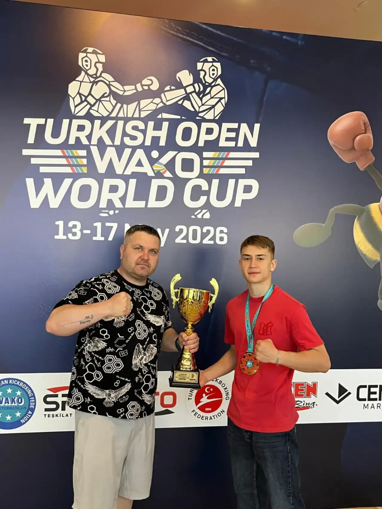 Salihli Anadolu Lisesi Öğrencisi Kickboksta Dünya Şampiyonu Oldu