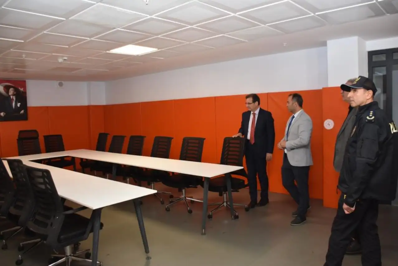 Kaymakam Güldoğan, Salihli’nin spor merkezini ziyaret etti