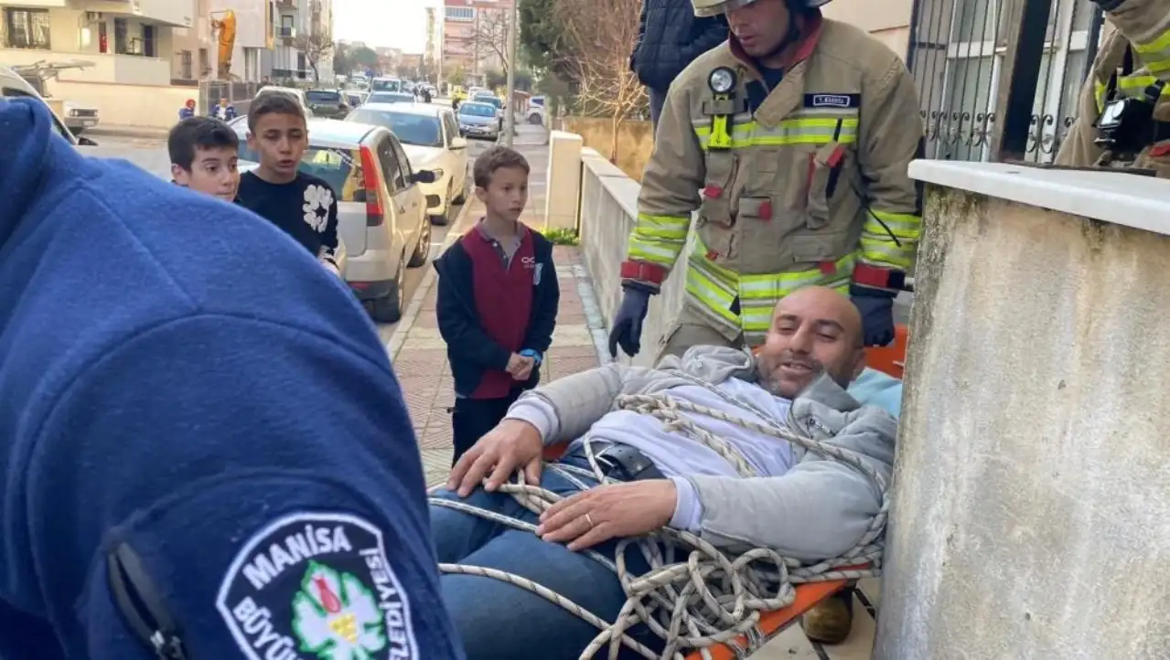 Güvercin Merakı Az Kalsın Canına Mal Oluyordu