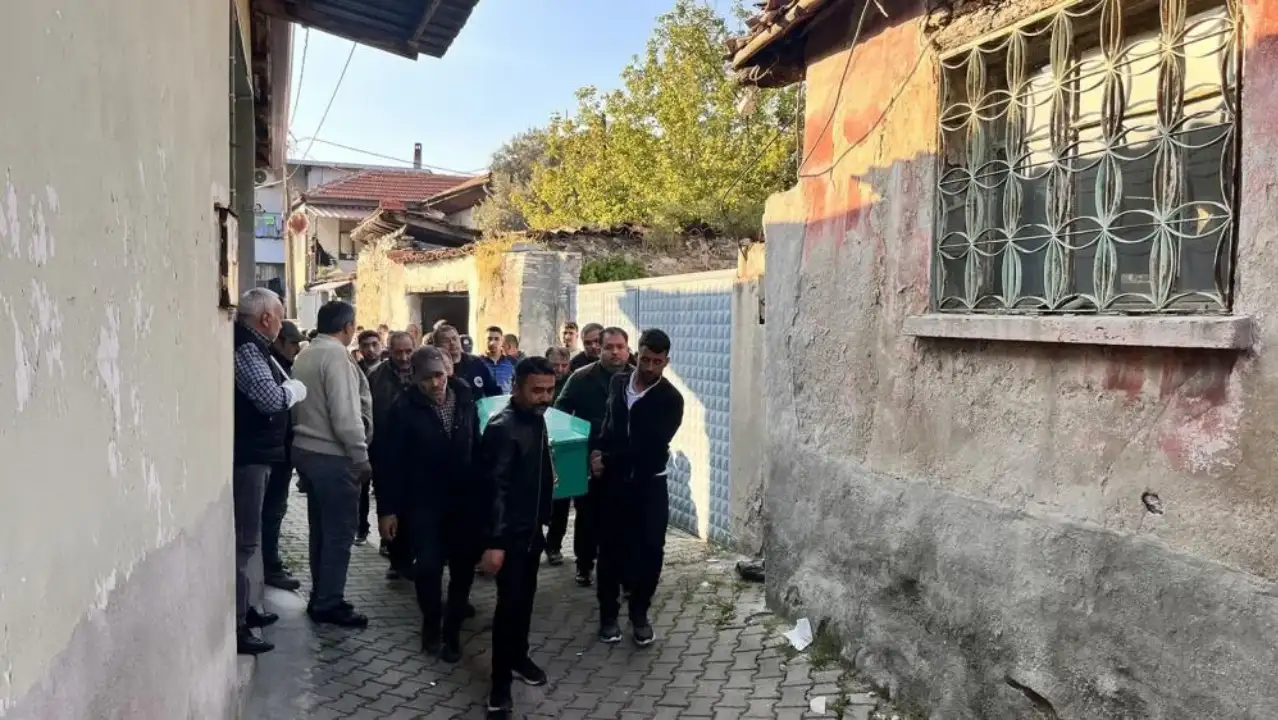Kapıyı açınca korkunç manzara! 48 yaşındaki kişi evinde ölü bulundu