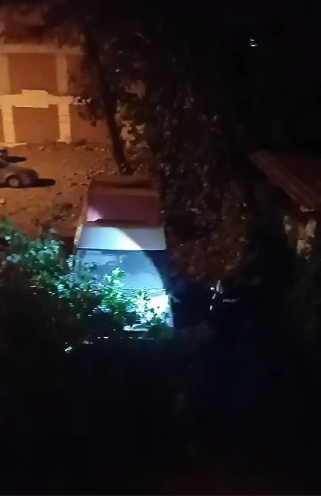 Salihli’de Korku Dolu Anlar... Büyük Gürültüyle Devrildi, Araçlar Hasar Gördü