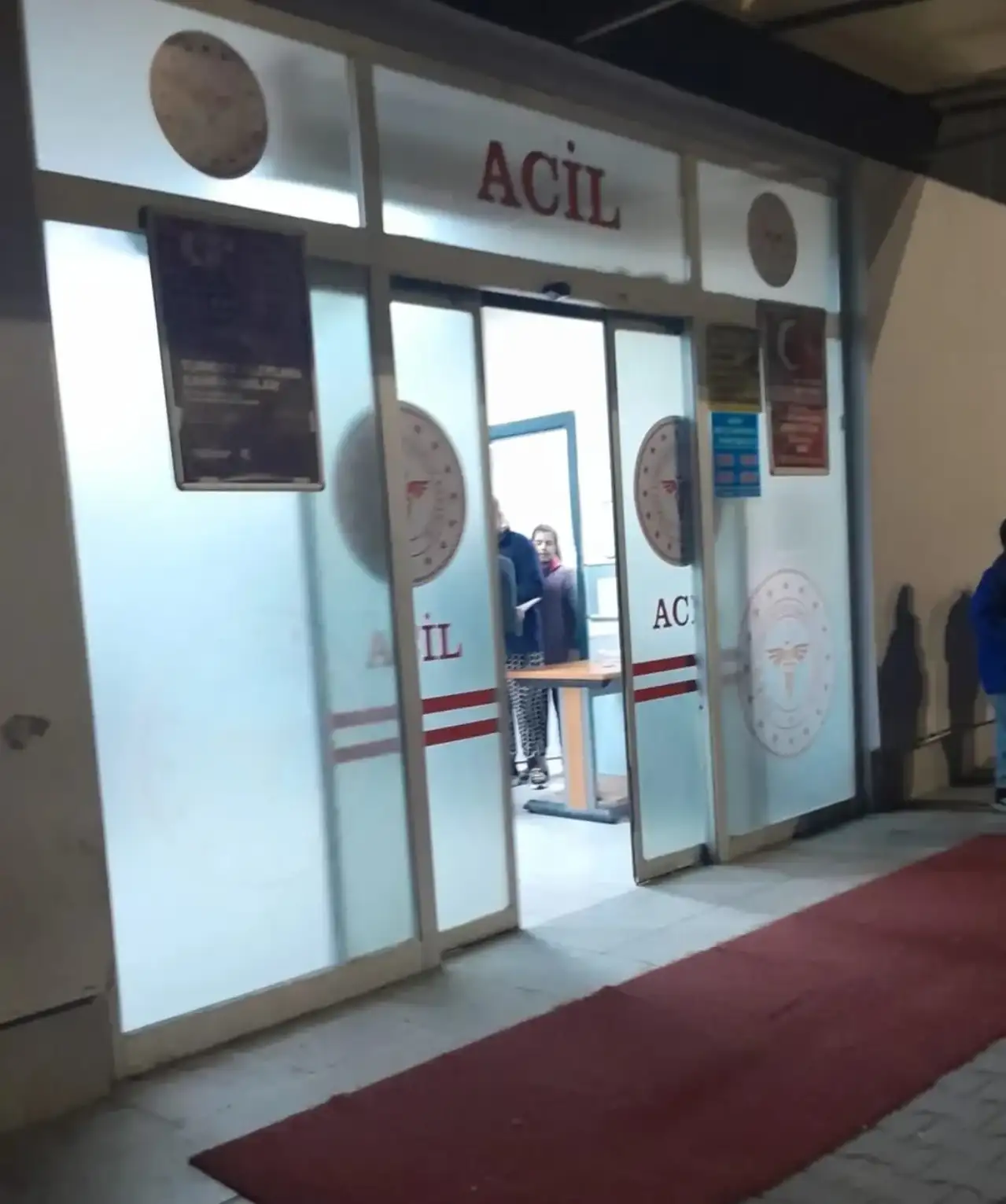 Salihli'de bıçaklı kavgada bir kişi ağır yaralandı