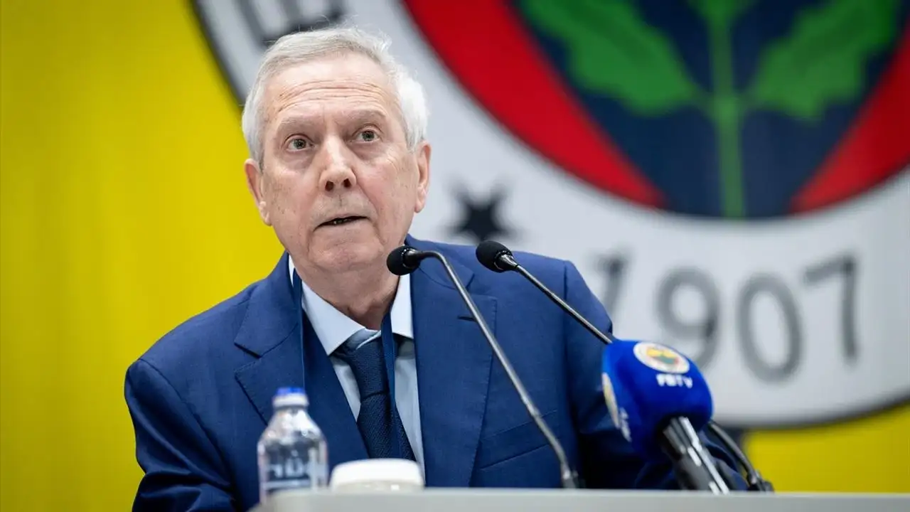 Aziz Yıldırım’dan 45 numara forma ve Manisa paylaşımı