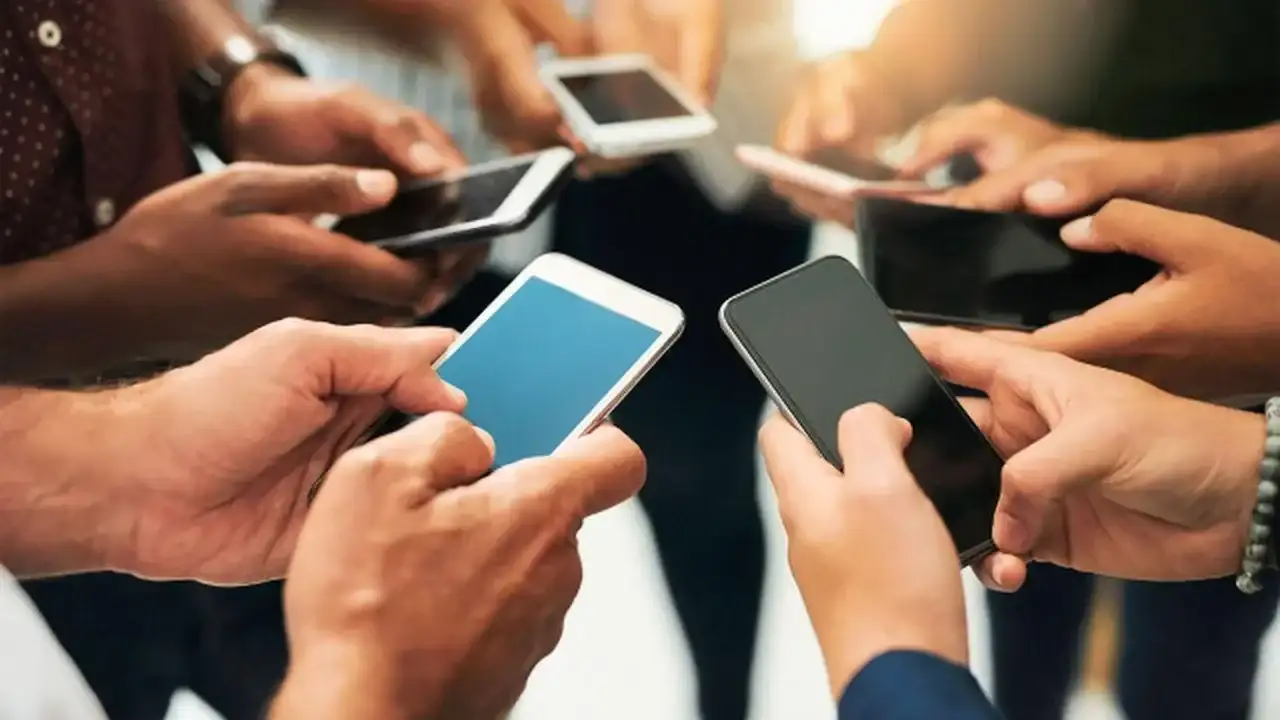Cep telefonu tarifelerine zam geldi