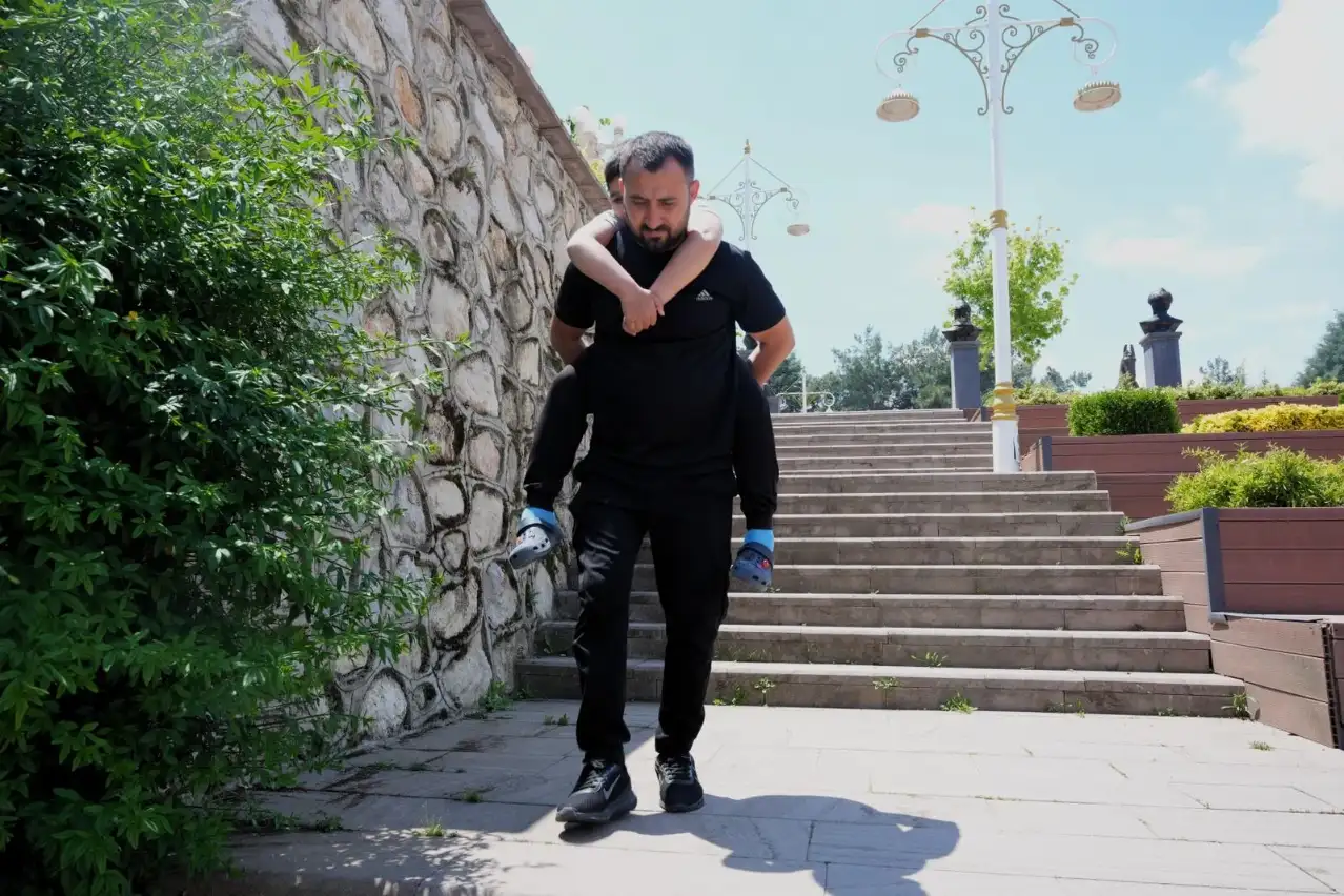 9 Yaşındaki Kamil Destek Bekliyor