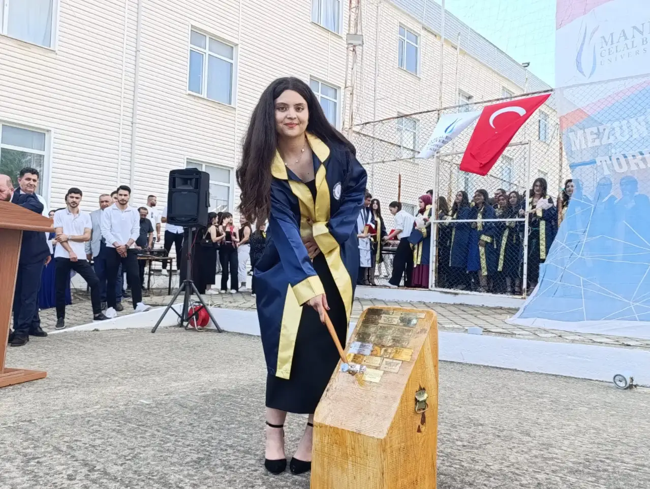 MCBÜ Gördes Meslek Yüksekokulu 31. Dönem Mezunlarını Uğurladı