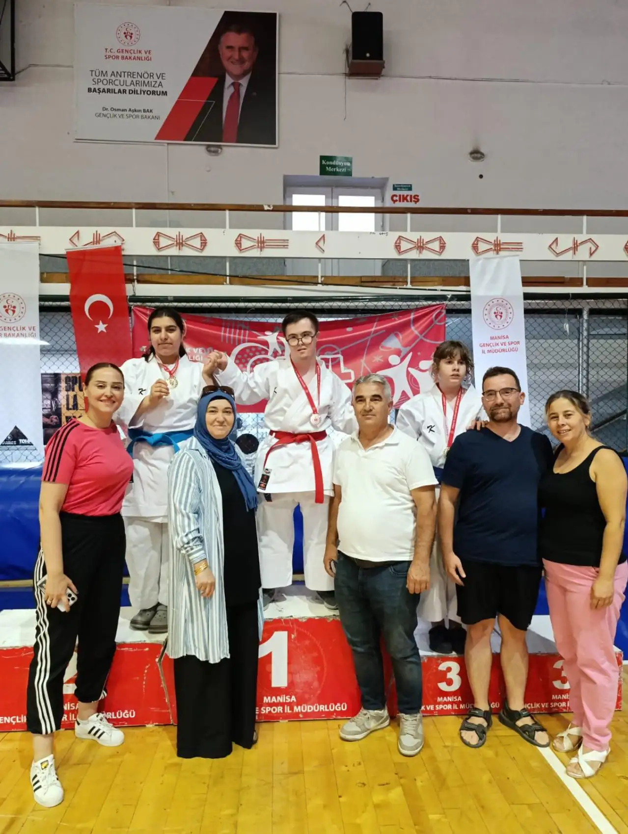 Para\ Karate de Salihli Benim Dünyam Rehabilitasyon Merkezi rüzgarı