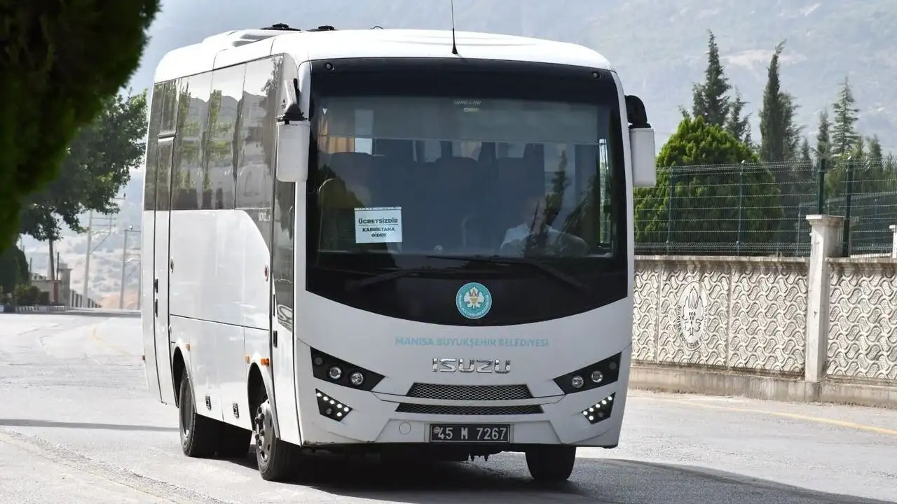 Arefe Günü Salihli’de Mezarlık Servisleri Saat Başı Kalkacak