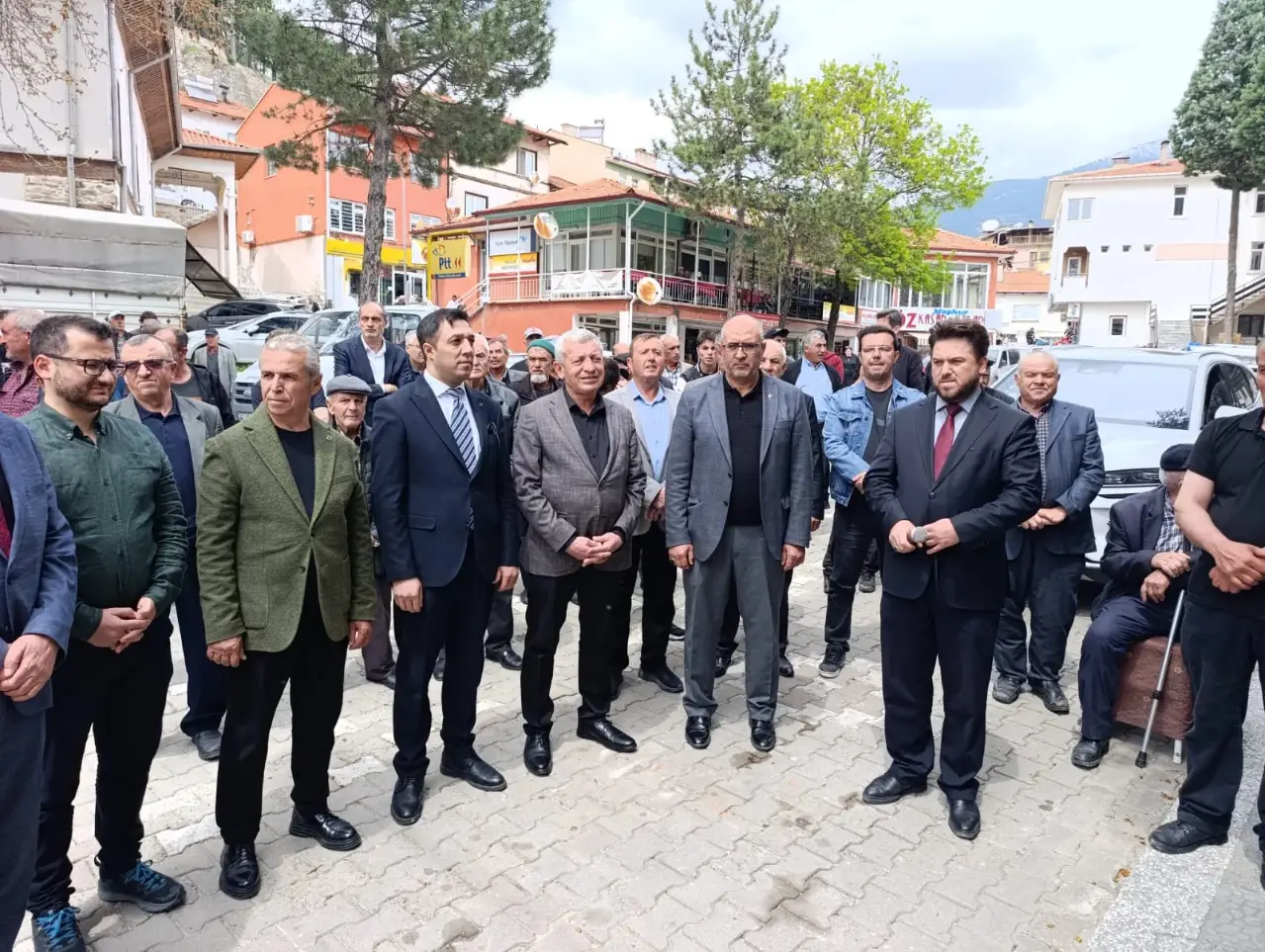 Açılışta Vatandaşlara Yaprak Döner İkram Edildi