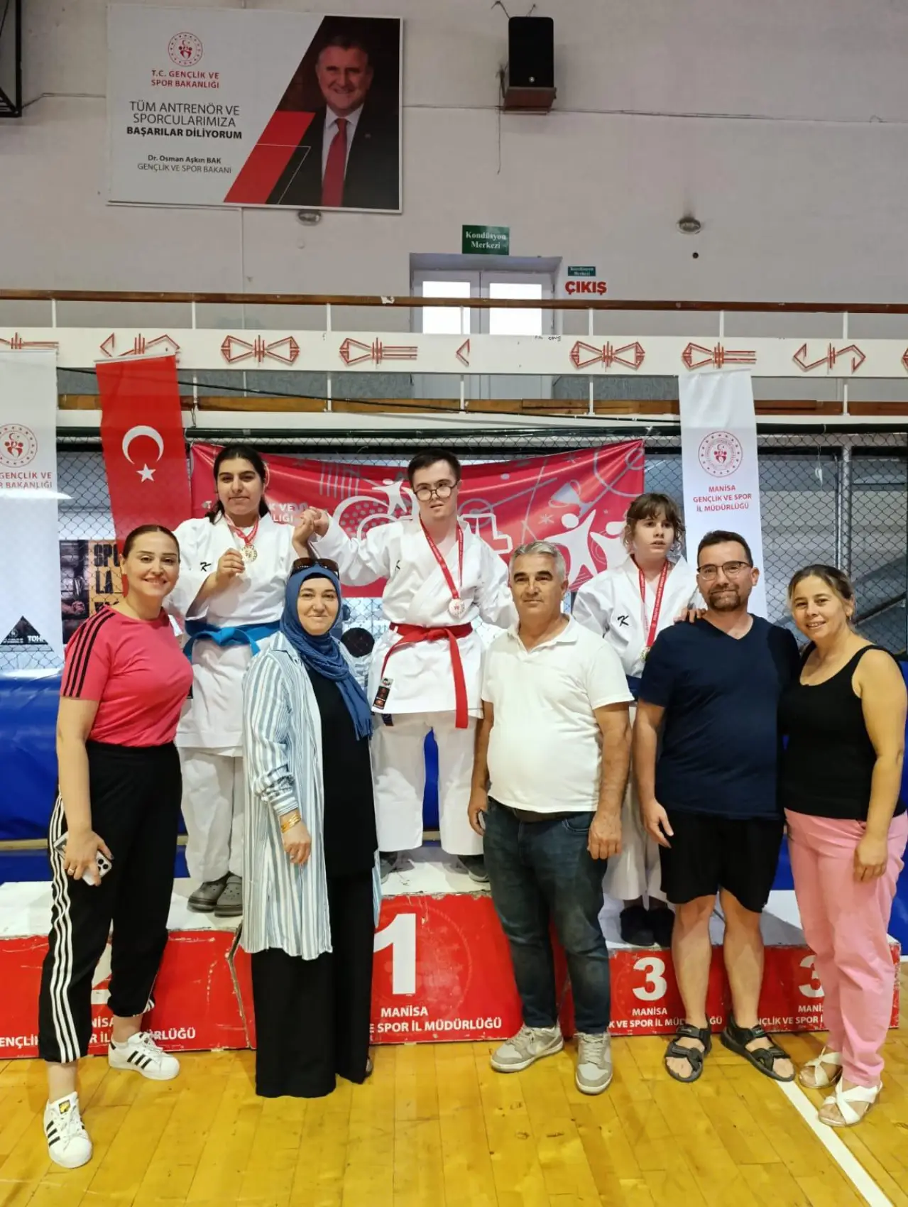 Para\ Karate de Salihli Benim Dünyam Rehabilitasyon Merkezi rüzgarı